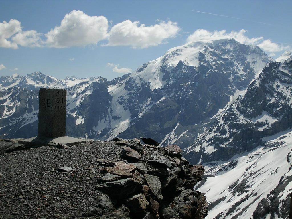 Отель Rifugio Garibaldi Пассо-Стельвио Экстерьер фото