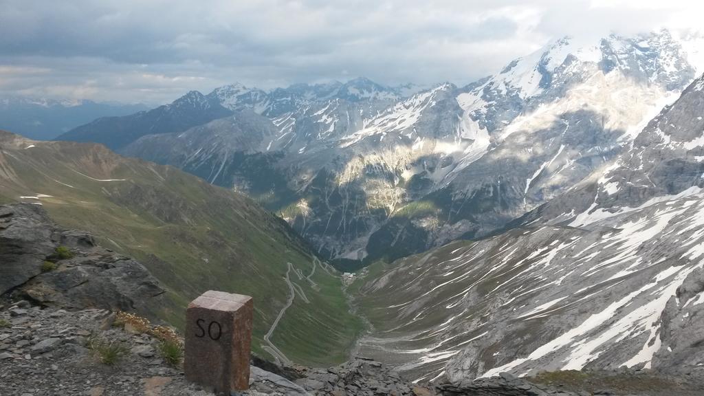 Отель Rifugio Garibaldi Пассо-Стельвио Экстерьер фото
