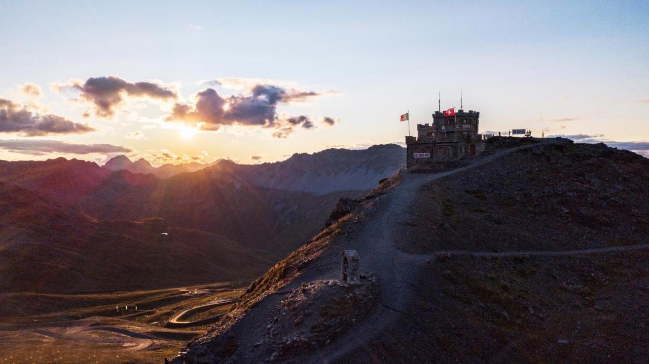 Отель Rifugio Garibaldi Пассо-Стельвио Экстерьер фото