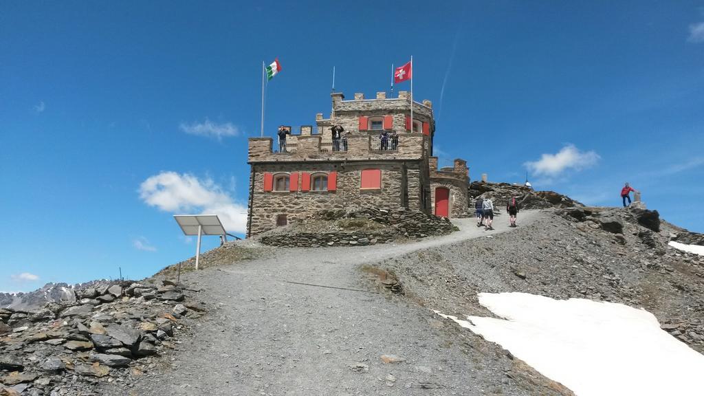 Отель Rifugio Garibaldi Пассо-Стельвио Экстерьер фото