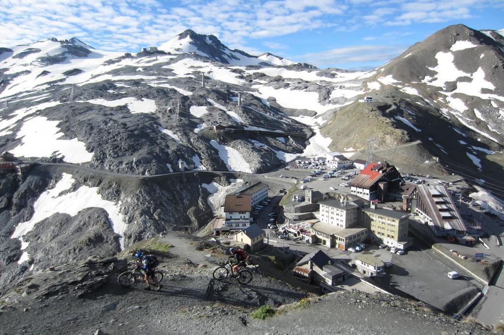 Отель Rifugio Garibaldi Пассо-Стельвио Экстерьер фото