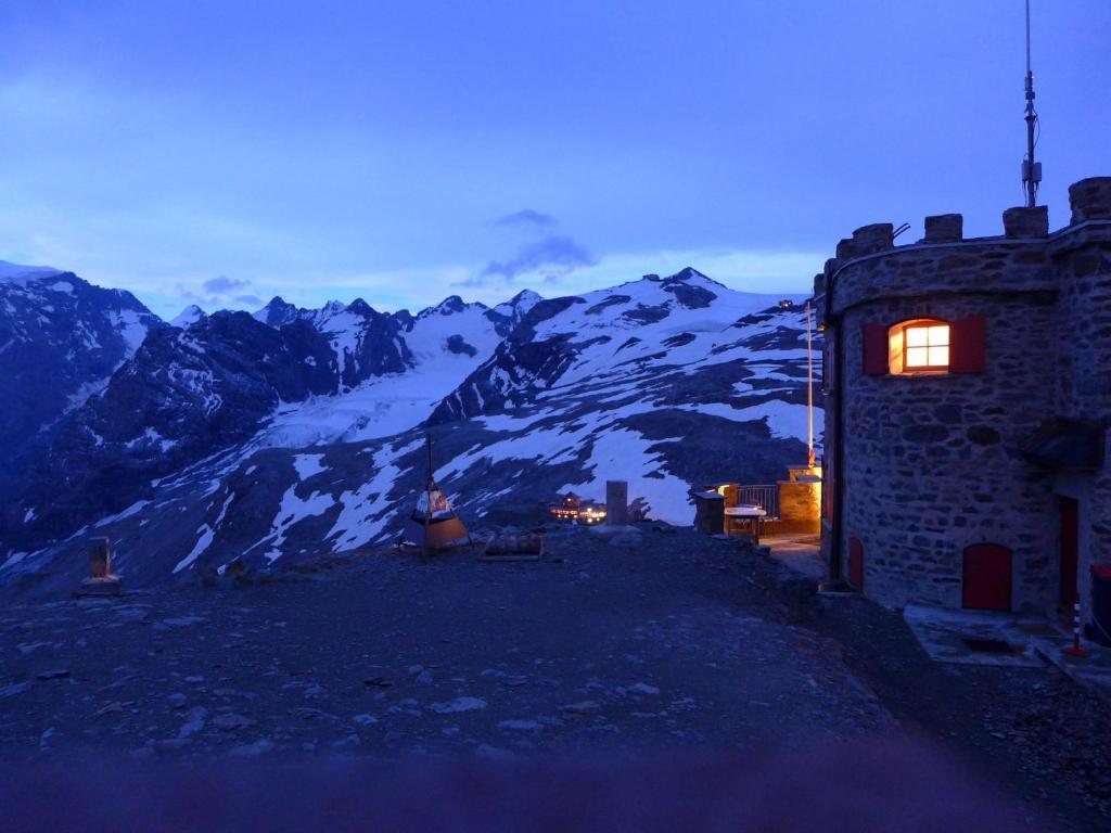 Отель Rifugio Garibaldi Пассо-Стельвио Экстерьер фото